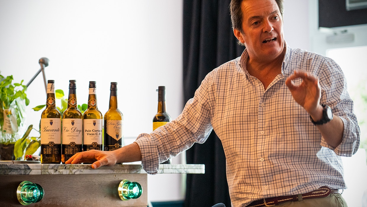 Ignacio López de Carrizosa hosting the Valdespino masterclass